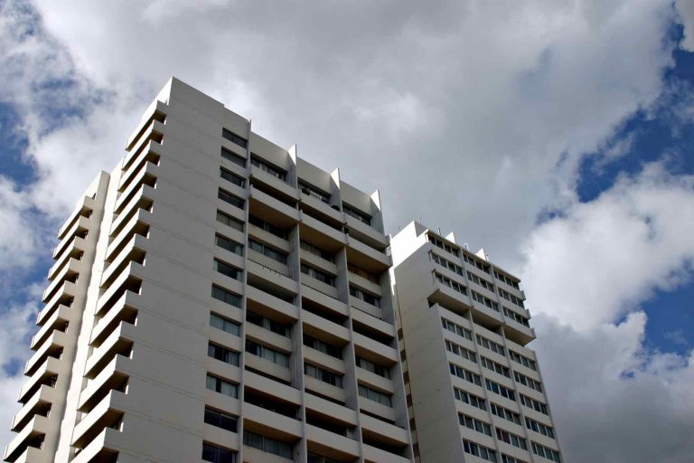 آپارتمان نشینی و قوانین و مقررات مربوطه در شهر اراک